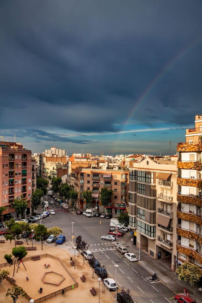 Sant Jordi Sagrada Familia Ostello *